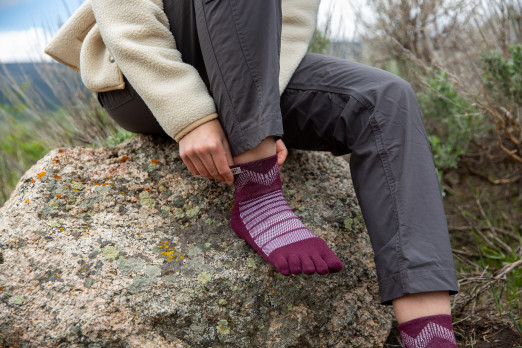 Injinji OUTDOOR Midweight / Wool/ Mini / Garnet